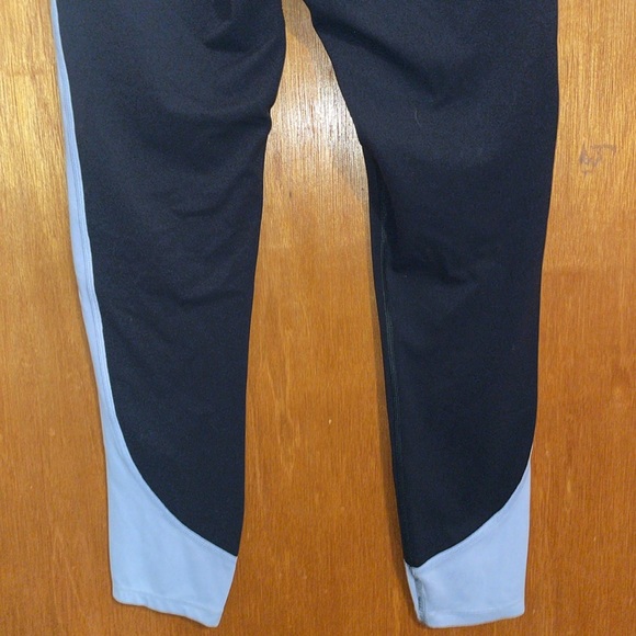 •FP MOVEMENT BY FREE PEOPLE•NWT SAIL AWAY LEGGINGS IN BLACK & LILAC SIZE SMALL - Picture 10 of 10